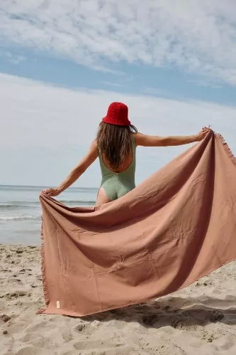 fouta de plage pour adulte unie et personnalisable