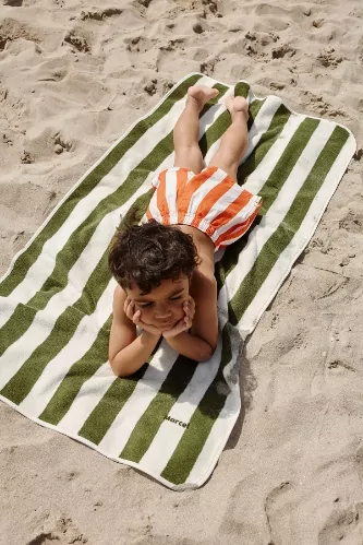 serviette de bain plage rayée enfant personnalisable