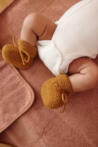 jolis chaussons bébé en tricot