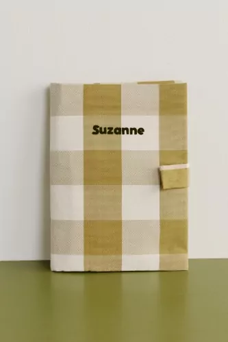 protège carnet de santé bébé personnalisable à carreaux