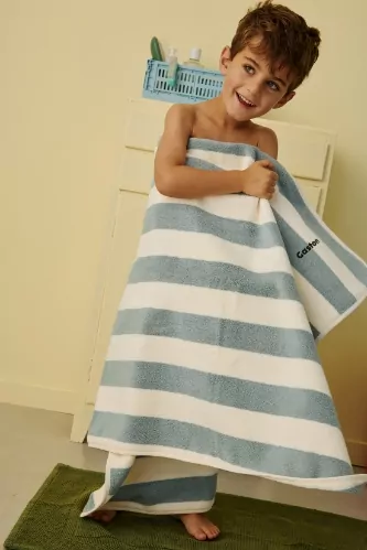 serviette de bain plage rayée enfant personnalisable