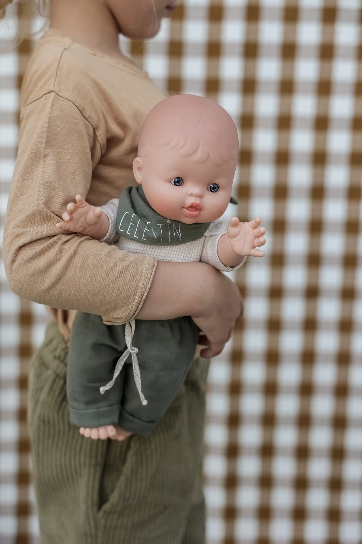 poupée minikane pour enfant avec foulard personnalisé en coton